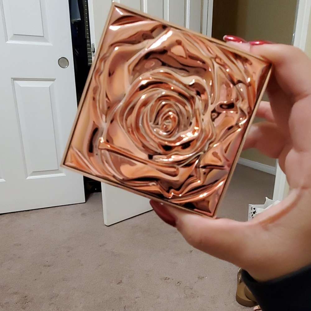 Smashbox Vlada Petal Metal
